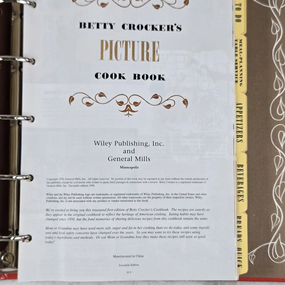 Betty Crocker's Picture Cook Book 1998 Facsimile of 1950 Edition (5 Ring Binder)